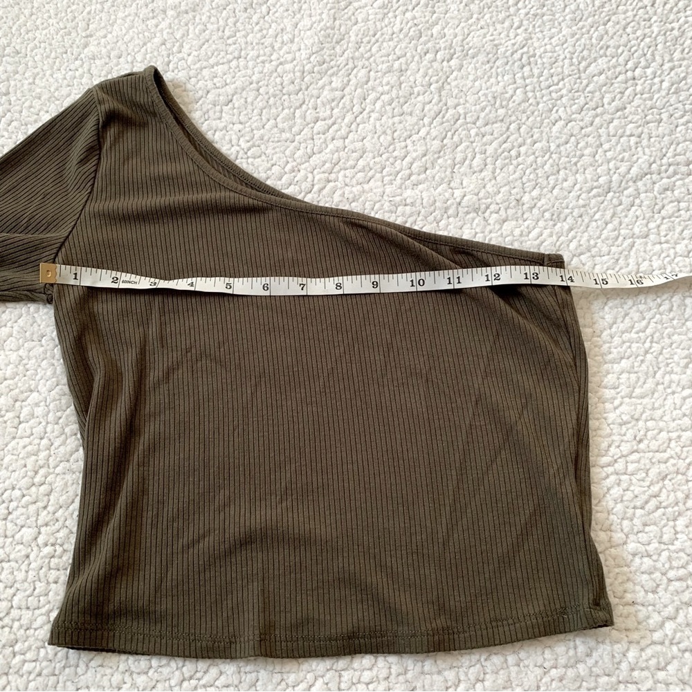 Garage One Shoulder Crop Top - Picture 3 of 4